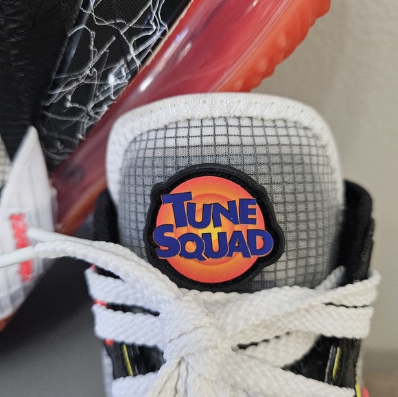 LeBron XV111 Low Nike, 8 Men's, White/ Bright  Crimson- Black - Picture 8 of 16